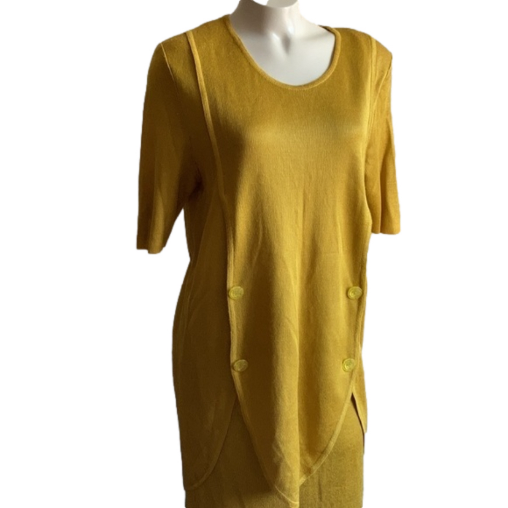 NINA RICCI PARIS VTG mustard color siut. Med?? As is